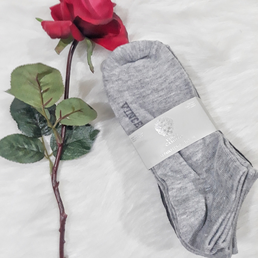 Vince Camuto Socks